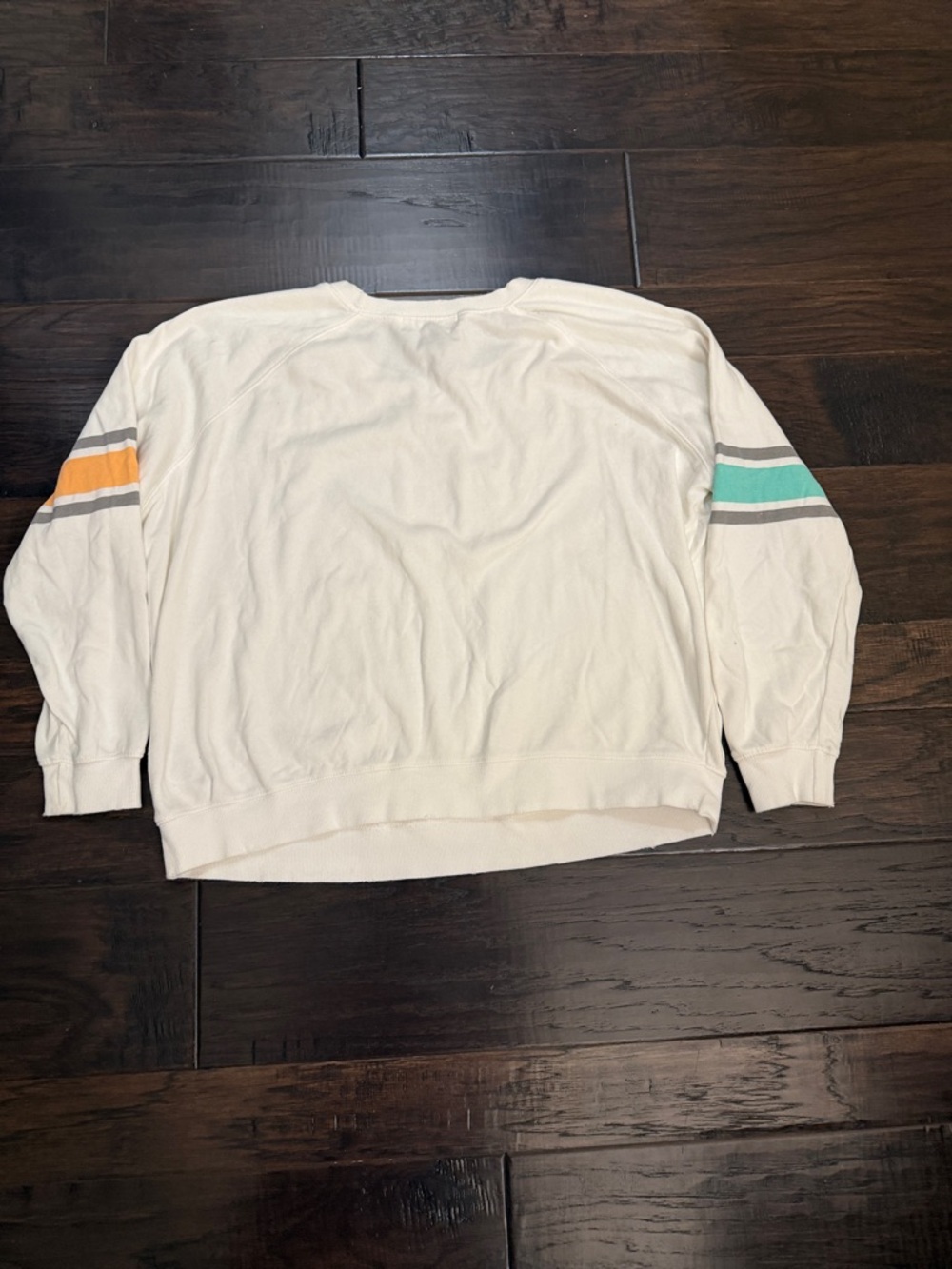 Wildfox Sweatshirt White Pullover with Black Logo Tag - Picture 10 of 14